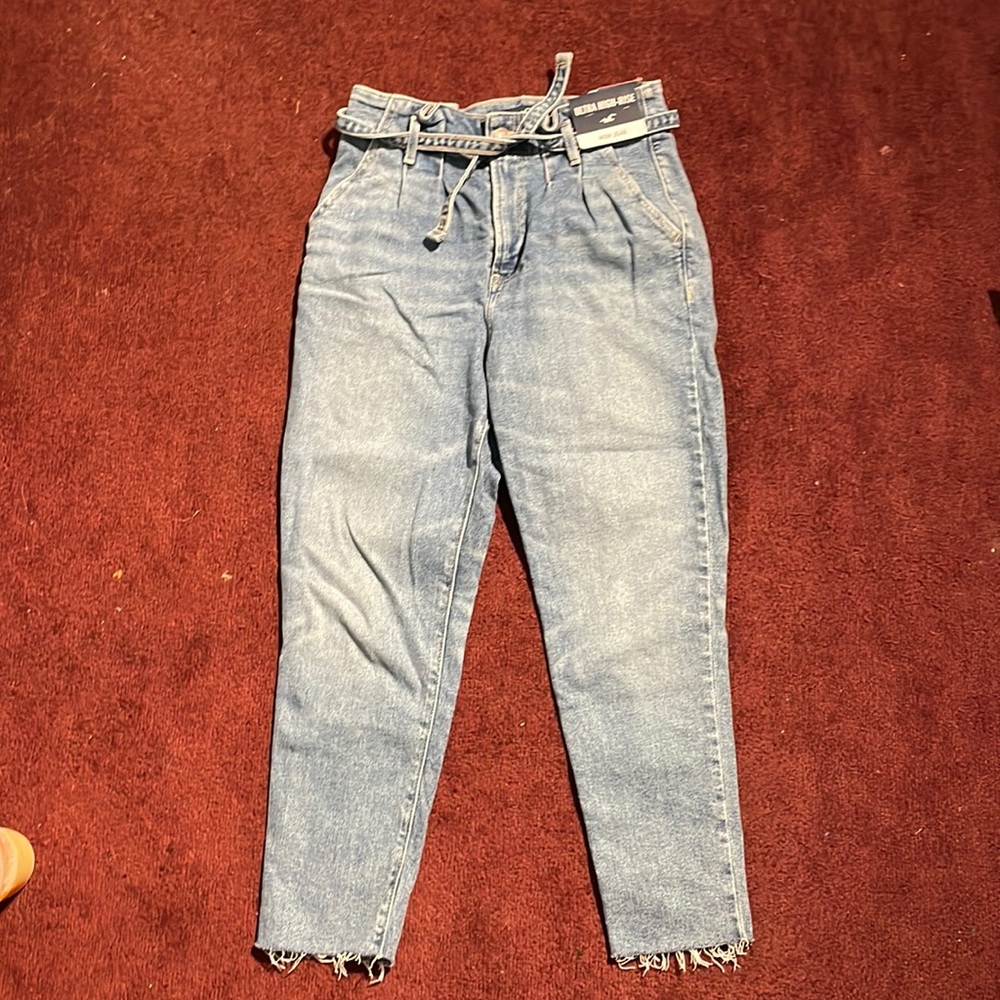 Hollister Ultra High Rise Mom Jeans 3S w26 L25